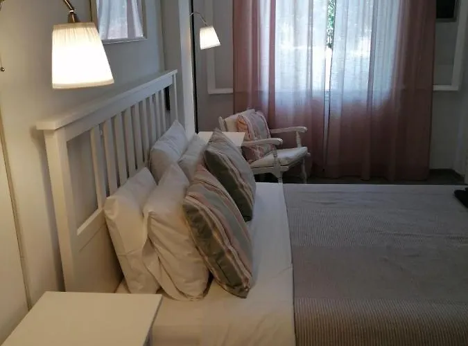 Studios Margaret, Poros Island