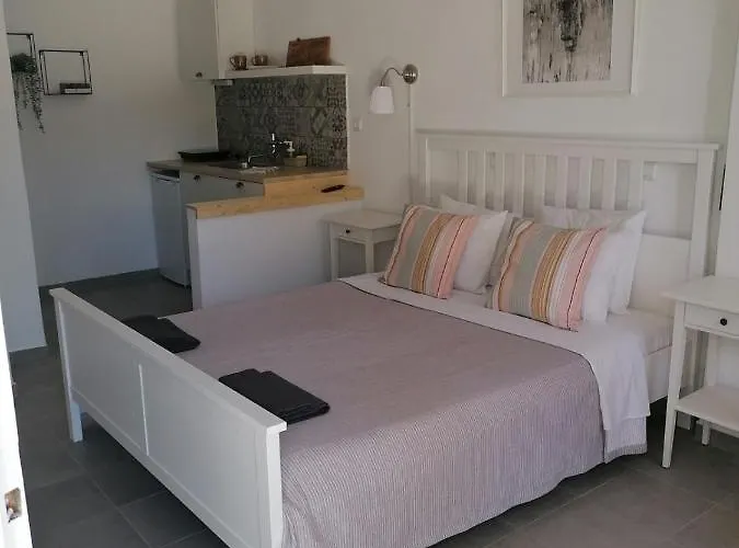 Studios Margaret, Poros Island